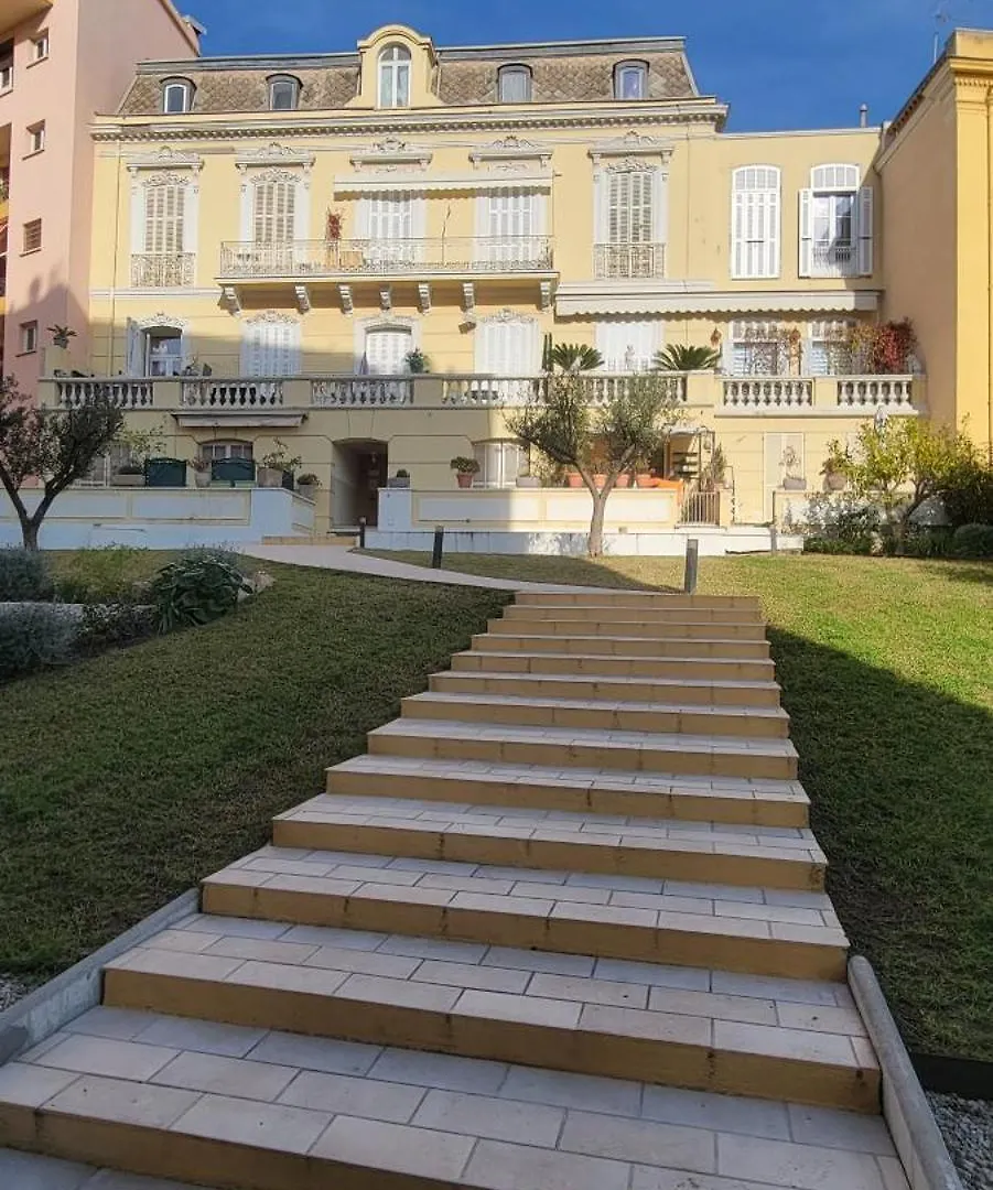Apartment Center 1 Room Menton