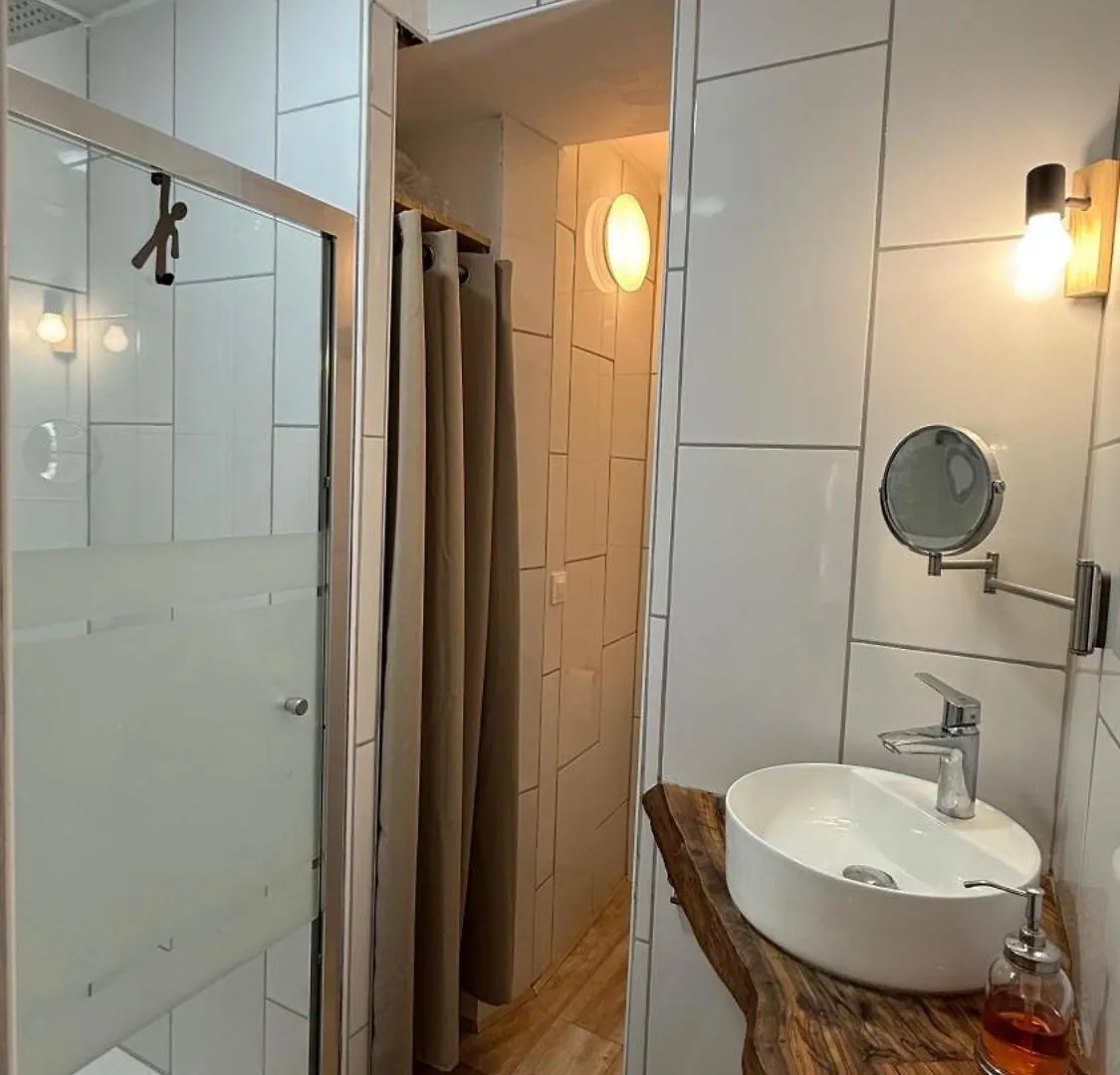 Appartement 2 Pieces Centre Menton Jardin Bioves France
